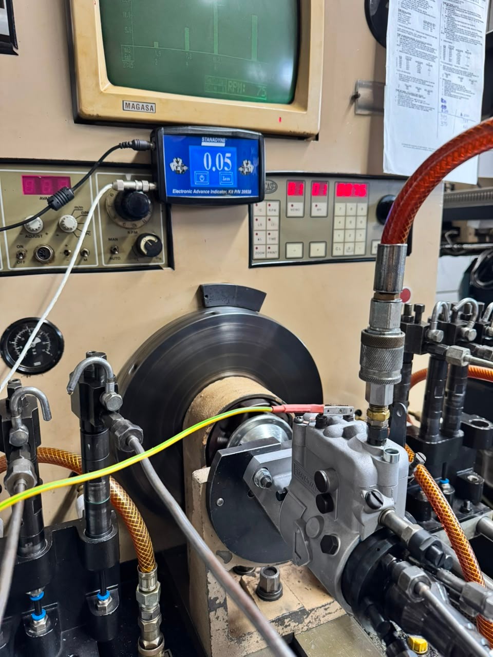 Equipamento utilizado na reparação de componentes de injeção diesel